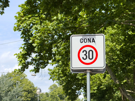 Znak cona 30