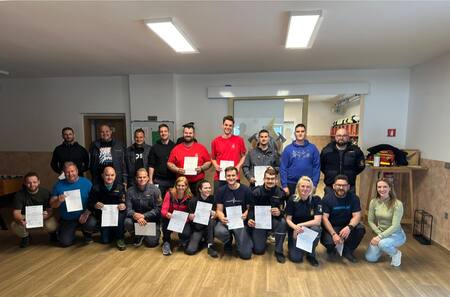 Skupinska slika tečajnikov