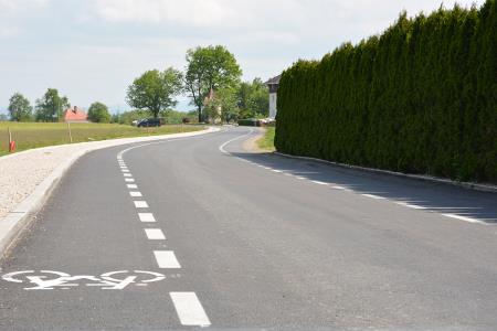 Cesta od komendske cerkve proti Klancu